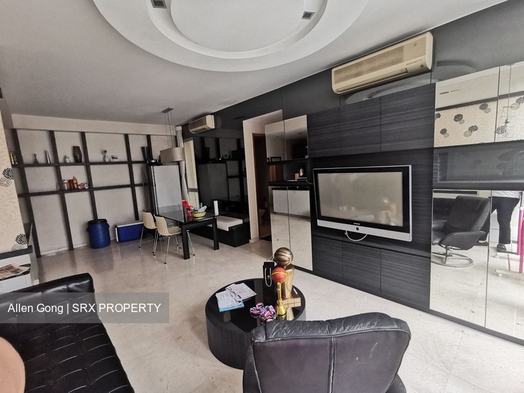 The Lakeshore (D22), Condominium #205215151